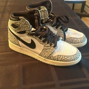 Gently worn Nike Jordans - boys size 6.5